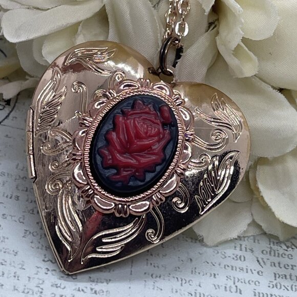 Cameo Black Red Love Rose Gothic Christmas Rose Gold Heart Locket Anniversary - Picture 1 of 12
